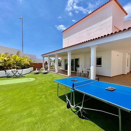 Villa Amorio A Spacious Modern Getaway With A Private Heated Pool & Sea Views Costa Adeje  Exterior foto