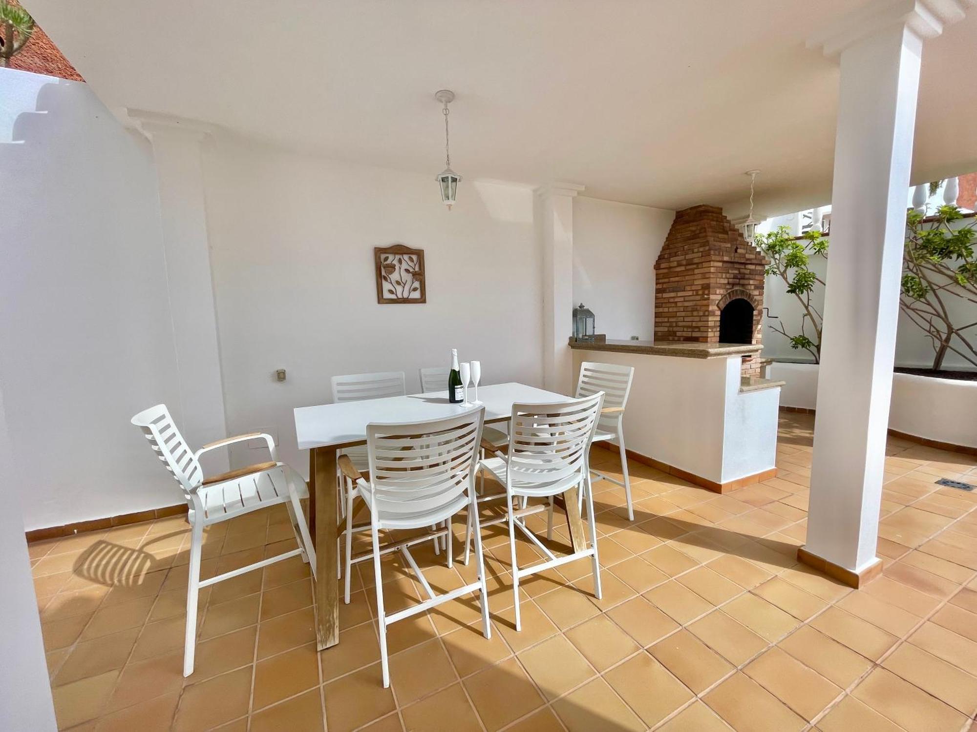 Villa Amorio A Spacious Modern Getaway With A Private Heated Pool & Sea Views Costa Adeje  Exterior foto